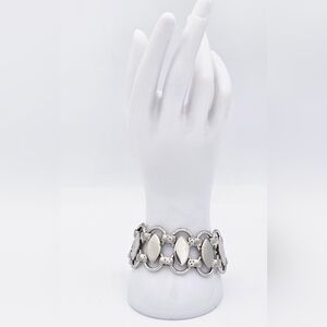 Unbranded Women's Silver-toned Bracelet With Foldover Clasp. Size 7